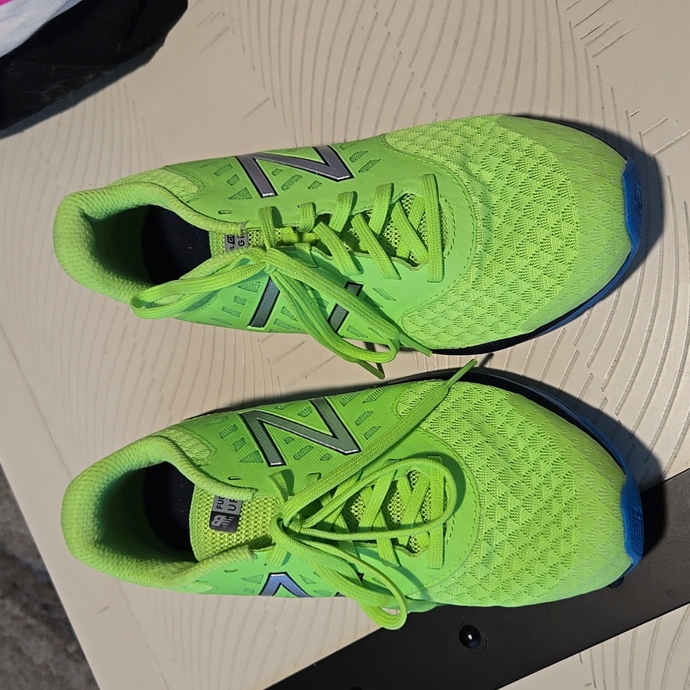 Nee Balance Mens Fuel Core sz 7 EUC